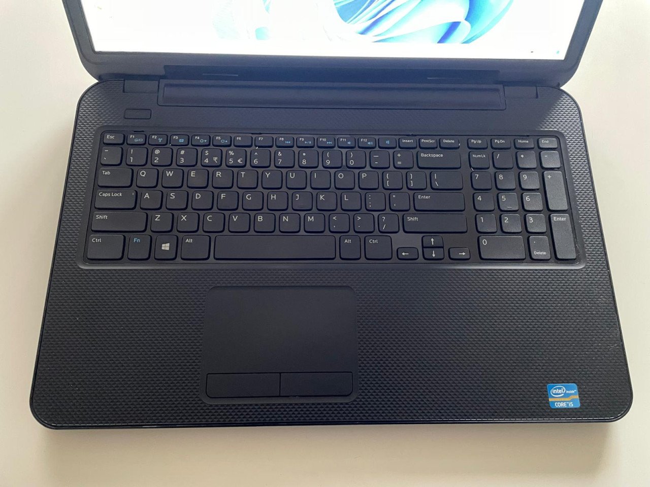 Dell17 inch laptop | Windows 11 SSD i5 8GB RAM Office pakket & Muis