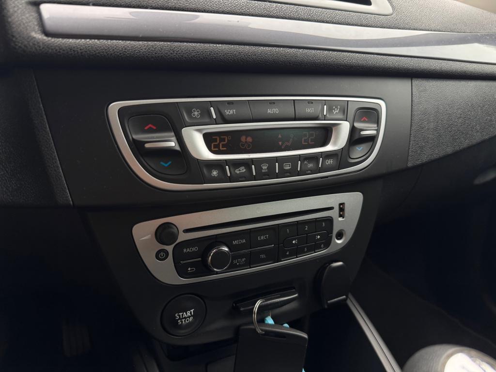 Renault Megane 1.2 tce limited * cruise control * navigatie * clima * nap