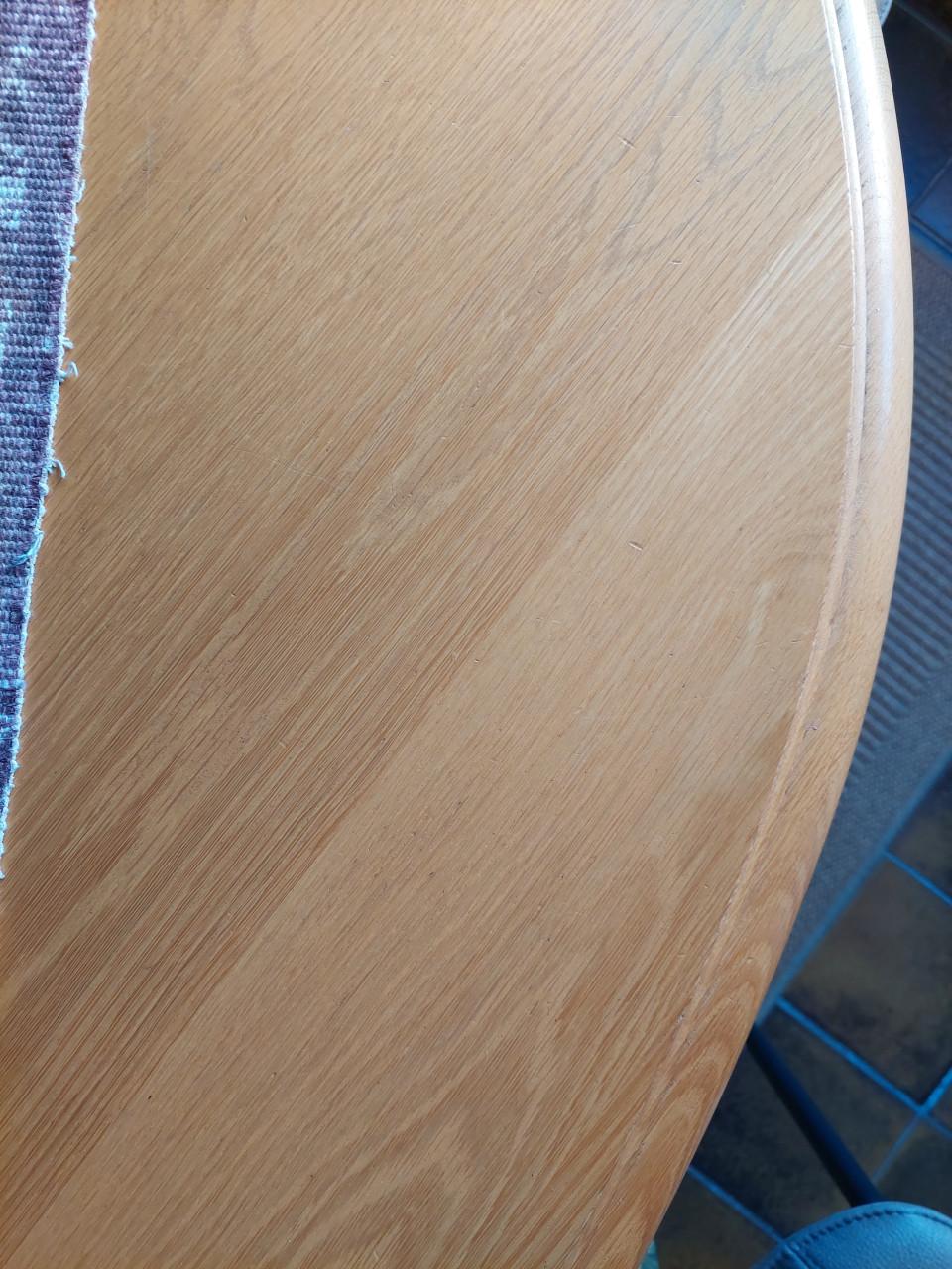 Ovale tafels: 1 salon tafel en 1 eettafel