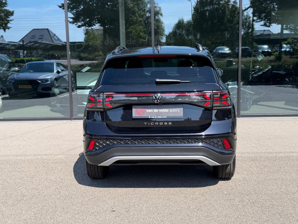 Volkswagen T-cross 1.5 tsi 150pk dsg r-line | camera | trekhaak | navi | iq