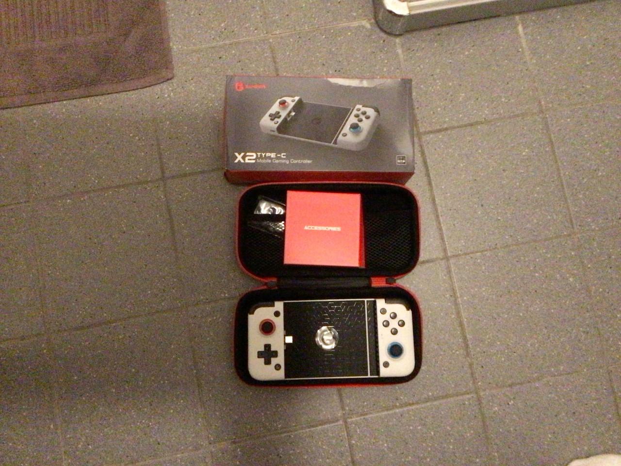 Mobile game controller.