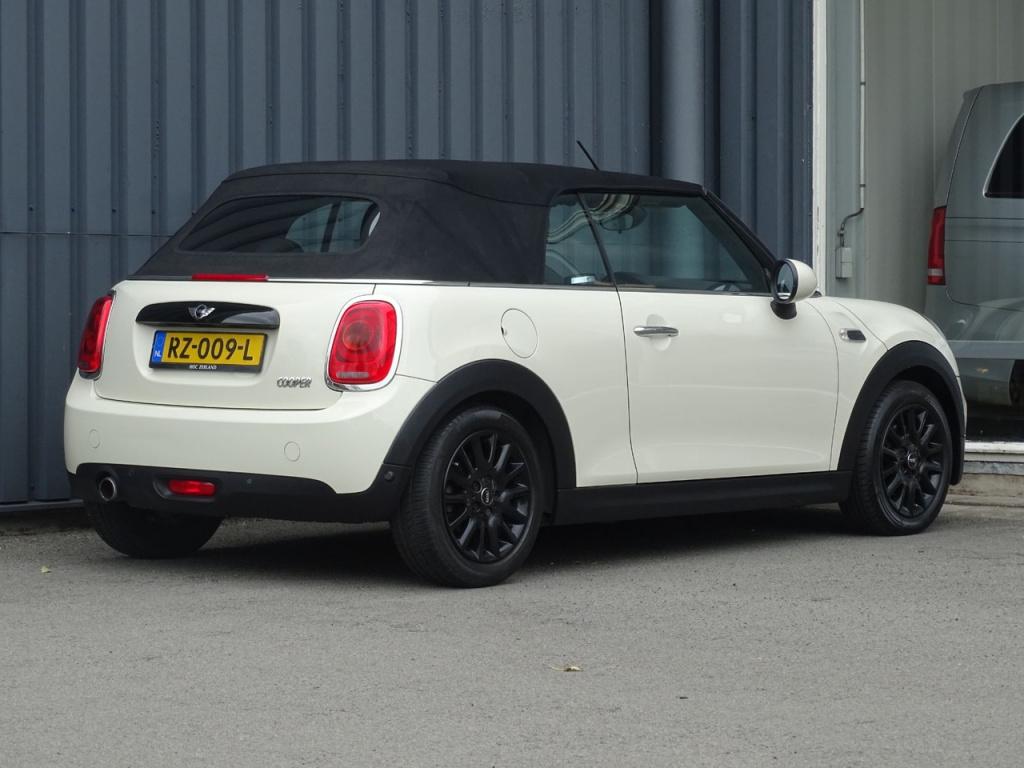 Mini Cooper Cabrio mini 1.5 pepper serious business