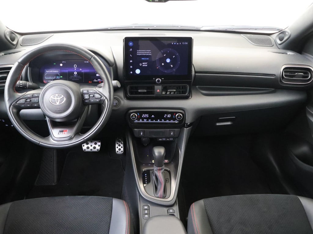 Toyota Yaris 1.5 hybrid 130 gr sport