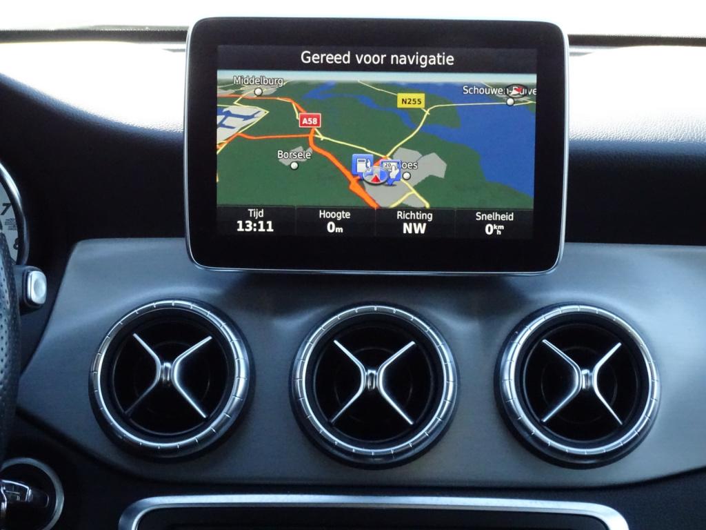 Mercedes-Benz Cla shooting brake 180 orangeart edition amg pakket