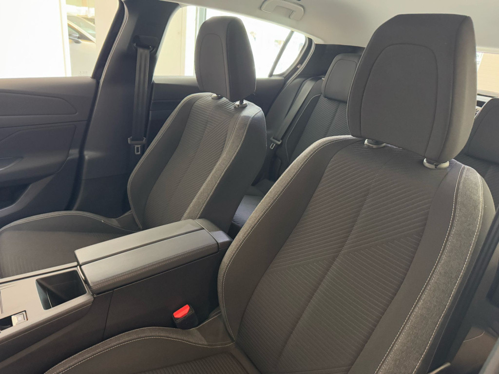Peugeot 308 1.6 plug-in hybrid 180 active pack business