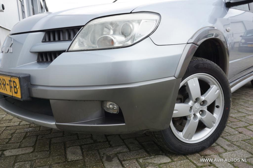 Mitsubishi Outlander 2.4 intense 4wd automaat