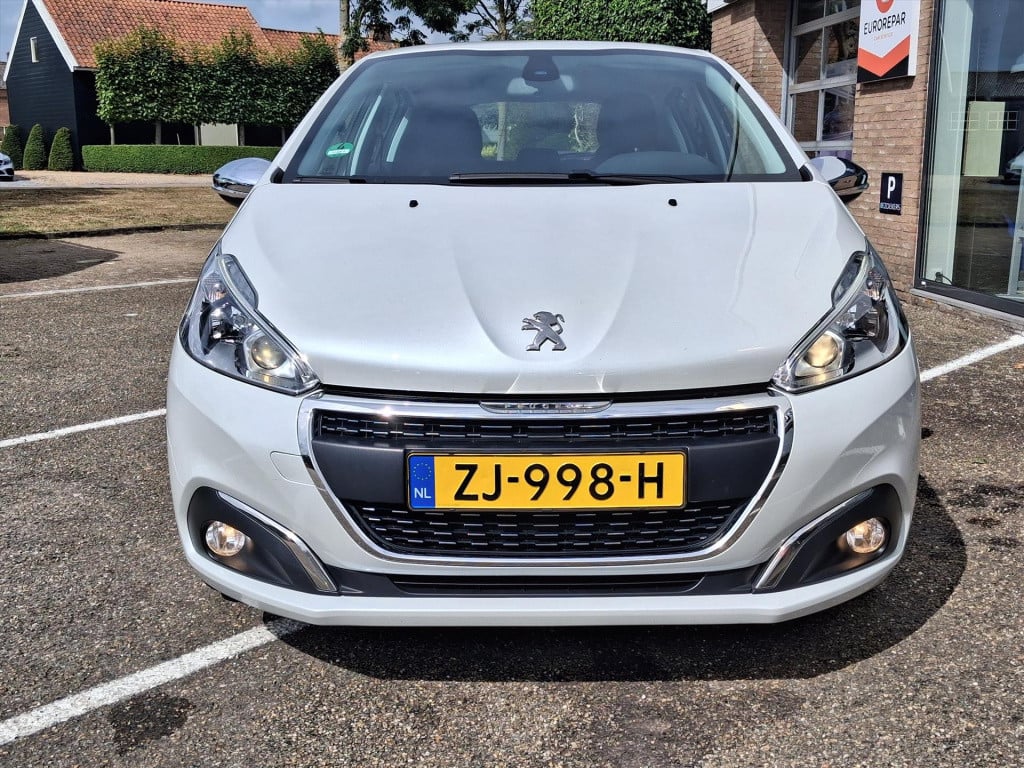 Peugeot 208 allure 1.2-110pk 5d (vol)automaat(eat6) navigatie | apple carpl