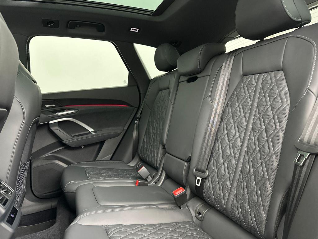 Audi Q5 s edition competition e-hybrid 270 kw / 367 pk suv