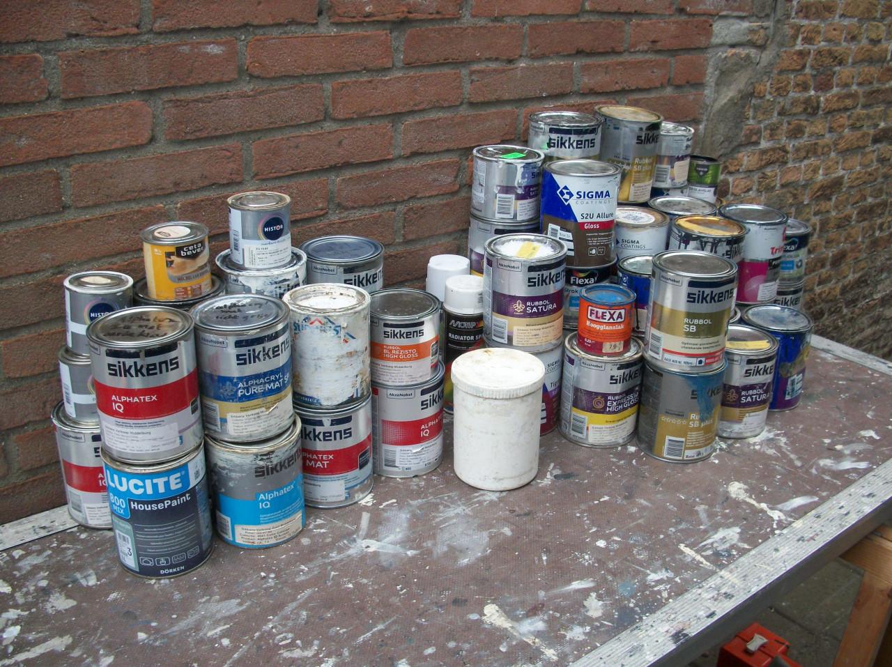 Professionele verf-restanten lakken, Sikkens, Sigma en div.  GRATIS !!