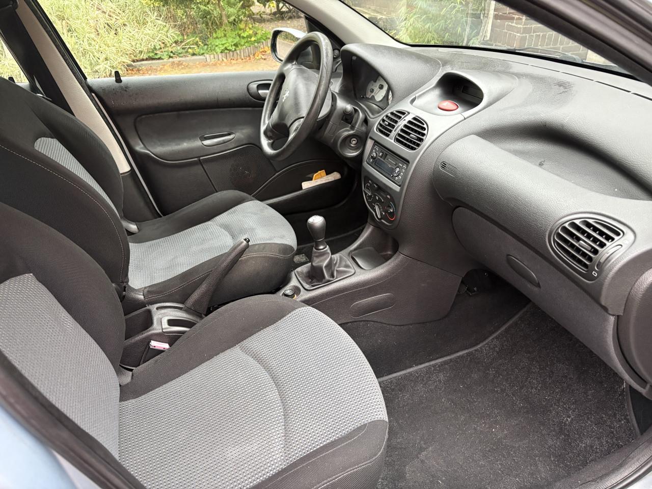 Te koop: Peugeot 206, 5 deurs , slechts 70.671 km gereden