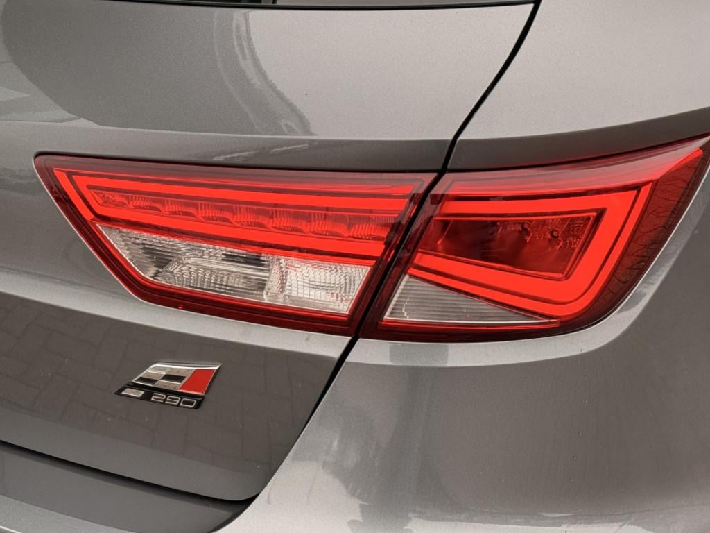 Seat Leon st 2.0 tsi cupra 290 | pano | stoelverwarming | achteruitrijcamer