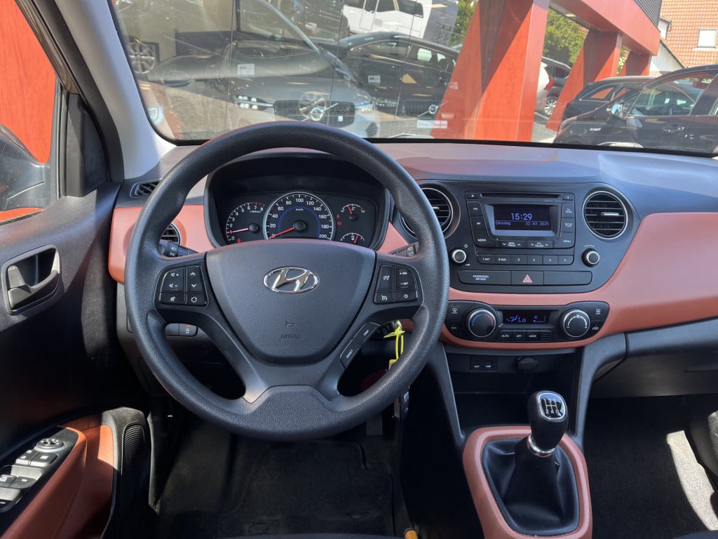Hyundai I 10 1.0i i-motion comfort | climate | radio | cruise