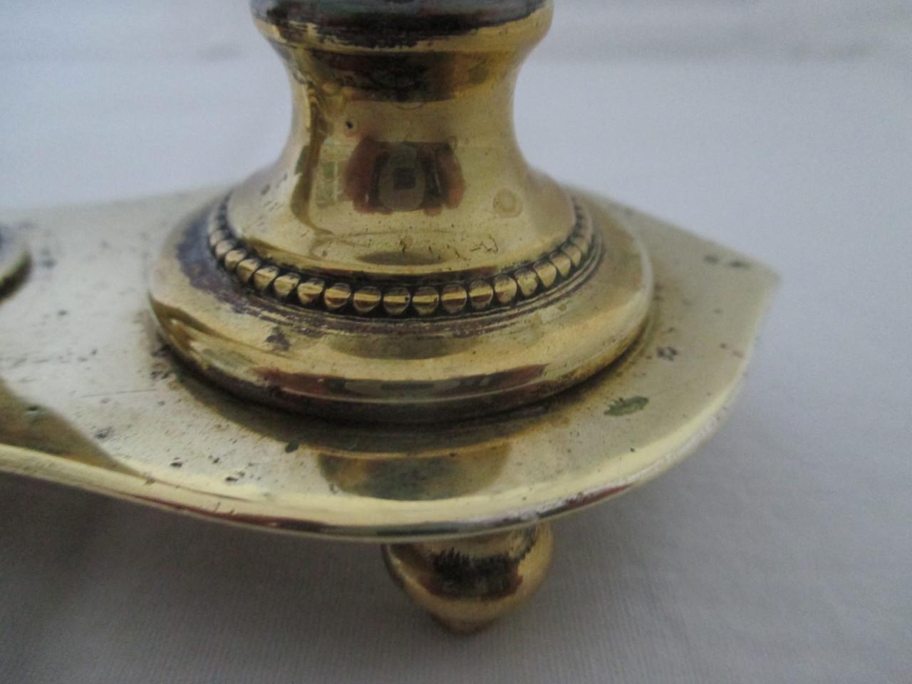 Zeer mooi kristallen dubbel zoutvat , afgewerkt met parelrand aan de voet