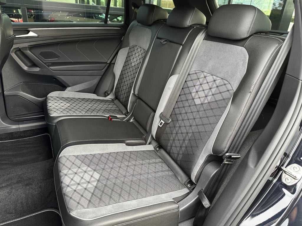 Volkswagen Tiguan Allspace 1.5 tsi 150pk dsg r-line | black line | trekhaak