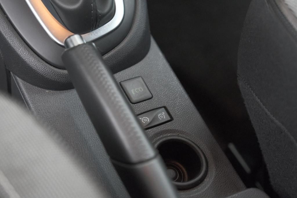 Renault Captur tce 120 edc intens | camera | navigatie |  parkeersensoren |