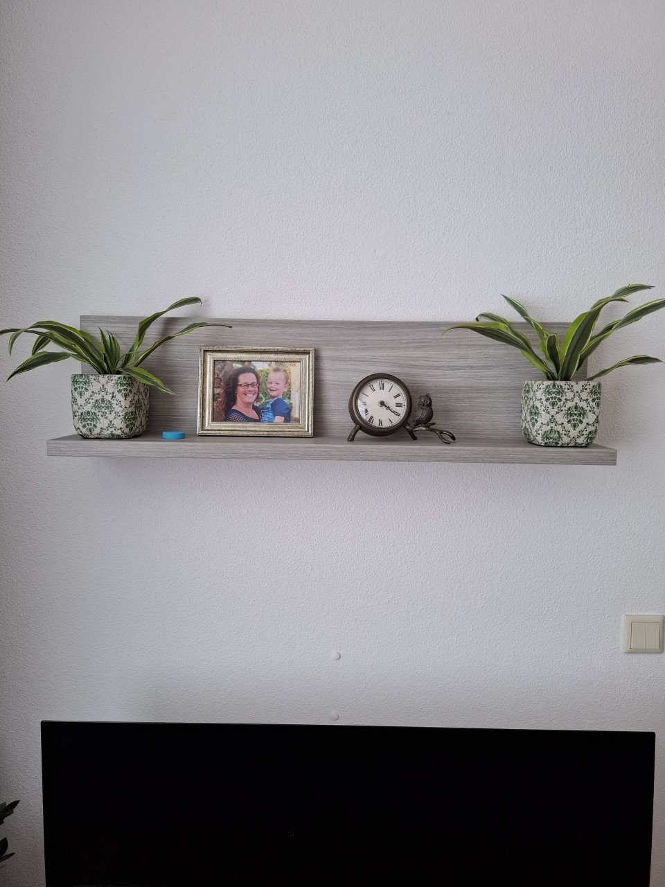 Tv kast + bijbehorende wandplank