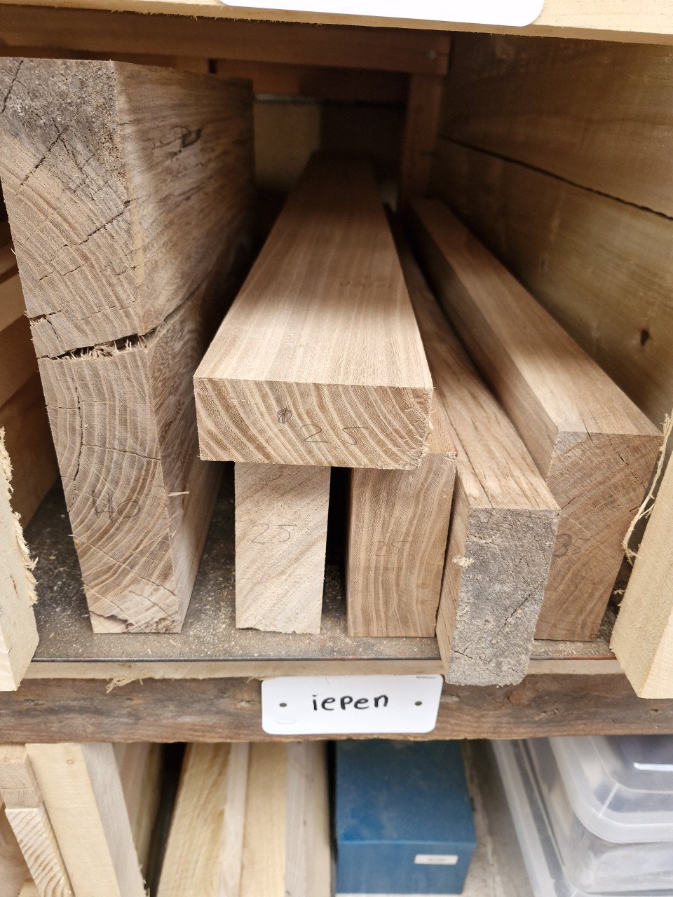 Meubel en draaihout veel hout soorten