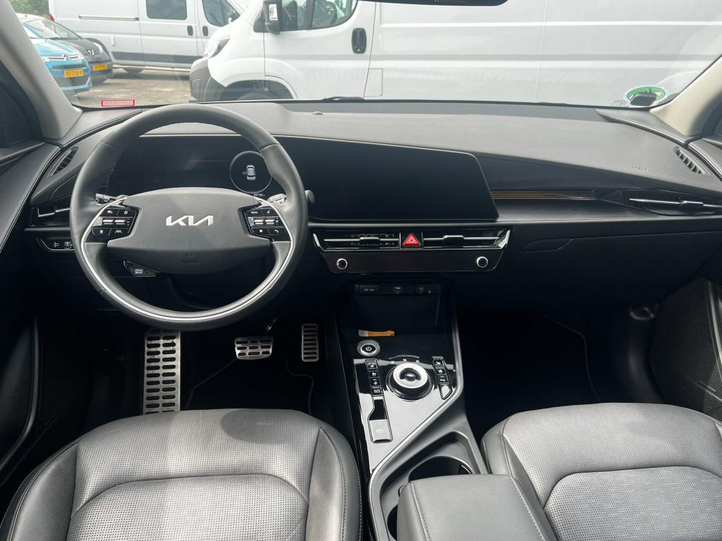 Kia Niro Ev executiveline 64.8 kwh full option, trekhaak afn. pearl white