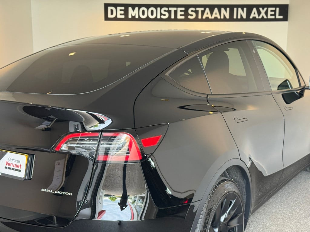 Tesla Model Y long range awd 75 kwh