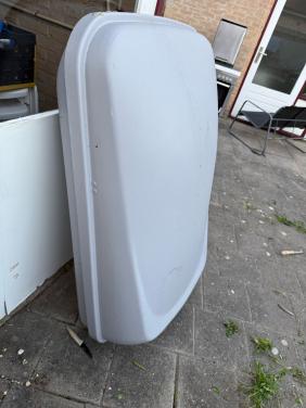 Dakkoffer met dakdragers te koop