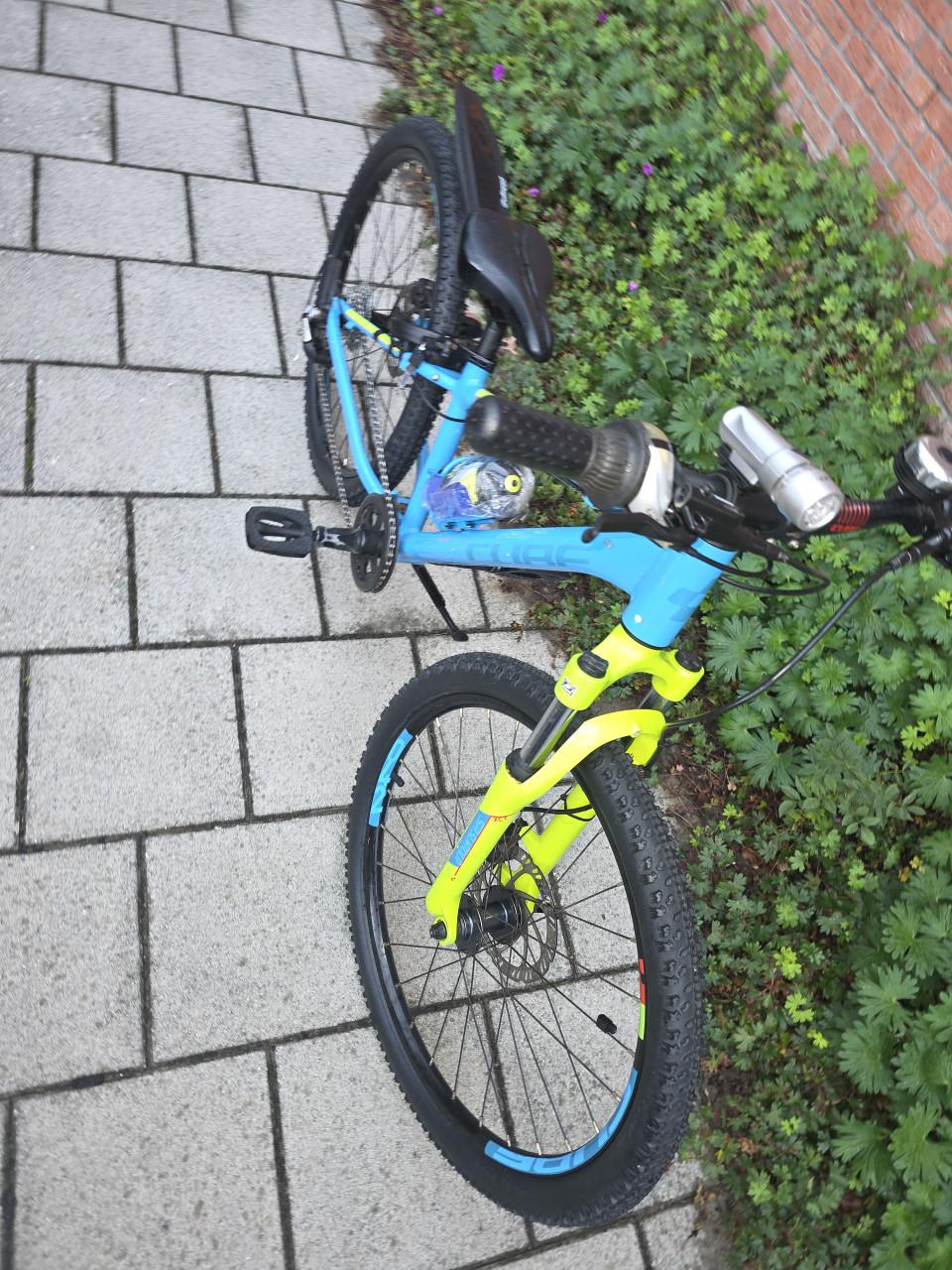 CUBE | 240 DISC | 24 INCH | FRAME 32 CM | NETTE STAAT!