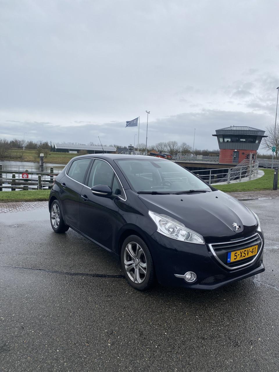 Peugeot 208 1.2