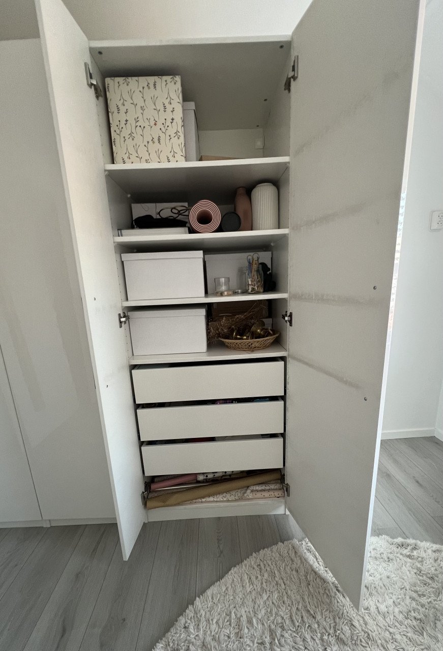 Ikea pax kast met glanzende deuren