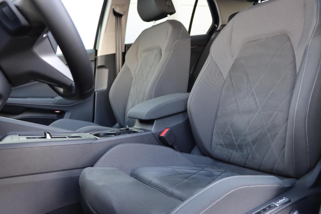 Volkswagen Golf 1.5 etsi style 150pk dsg7 | iq. drive | stuur + stoelverwar