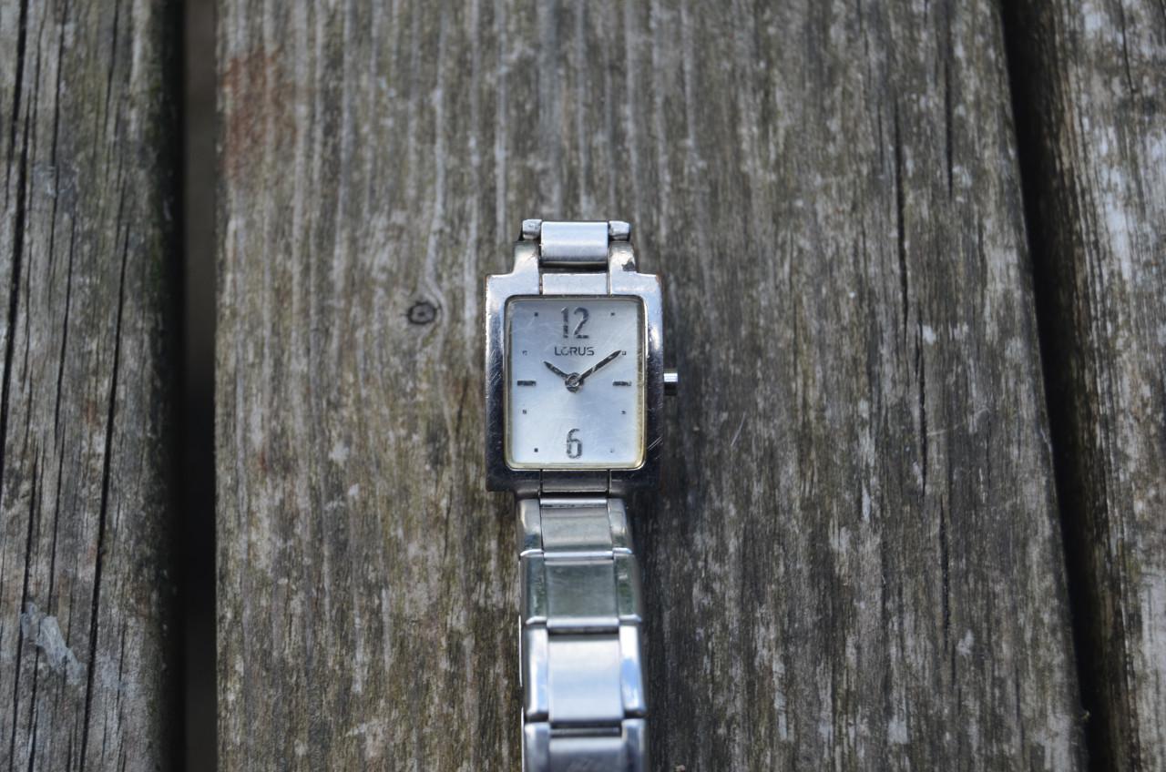 Diverse dameshorloges, werking onbekend!!