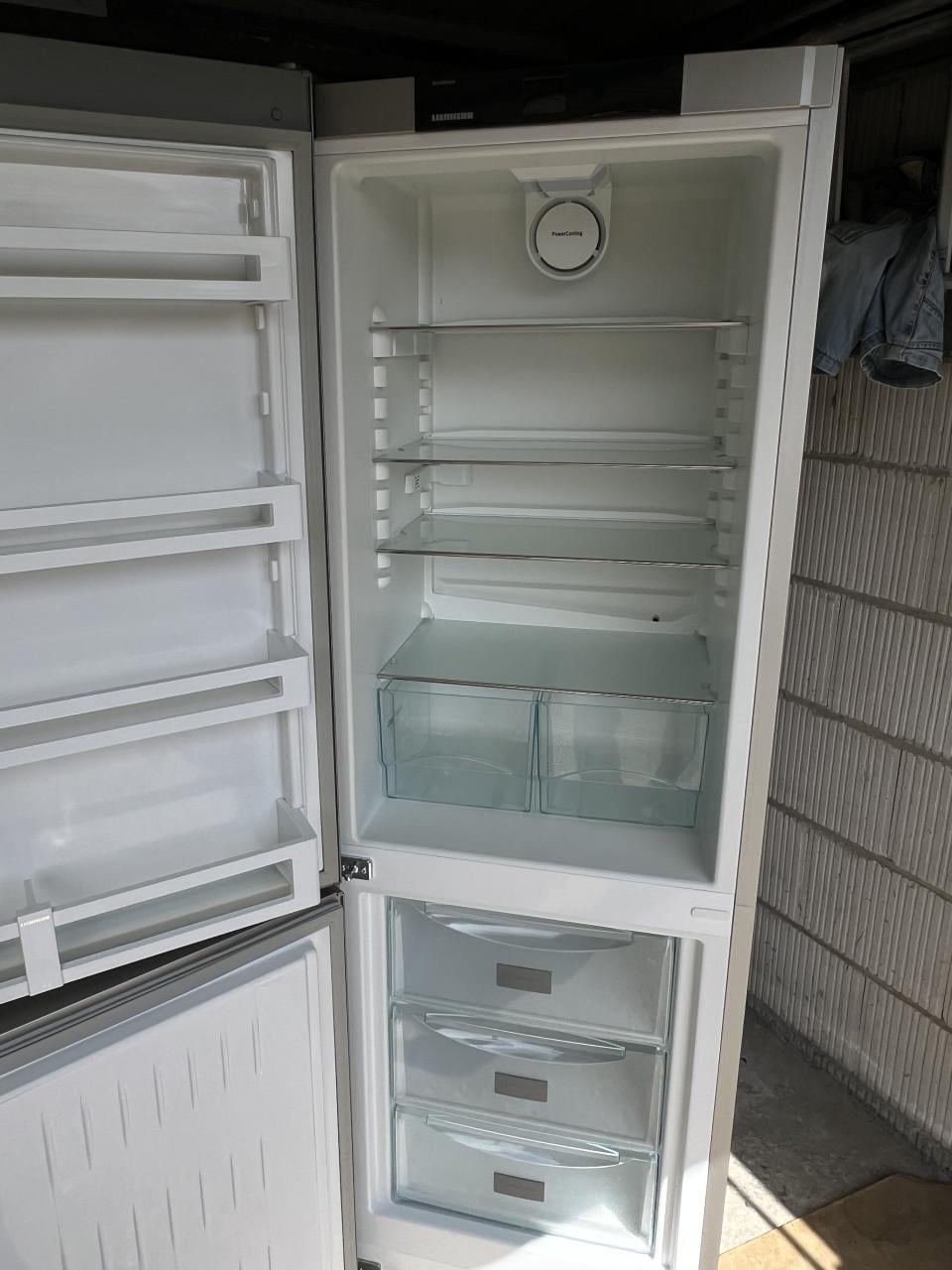 Liebherr RVS A+++ koel vries combinatie koelkast vriezer 180x61x66 cm. HBD.