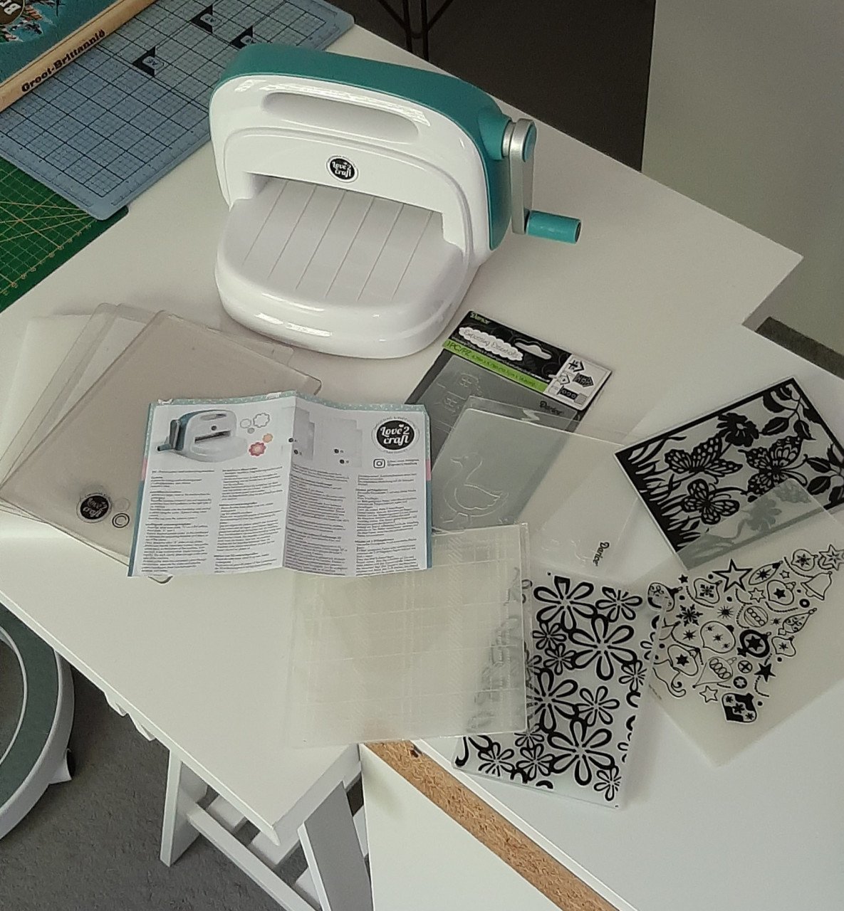 Snij en embossing machine met 6 mallen