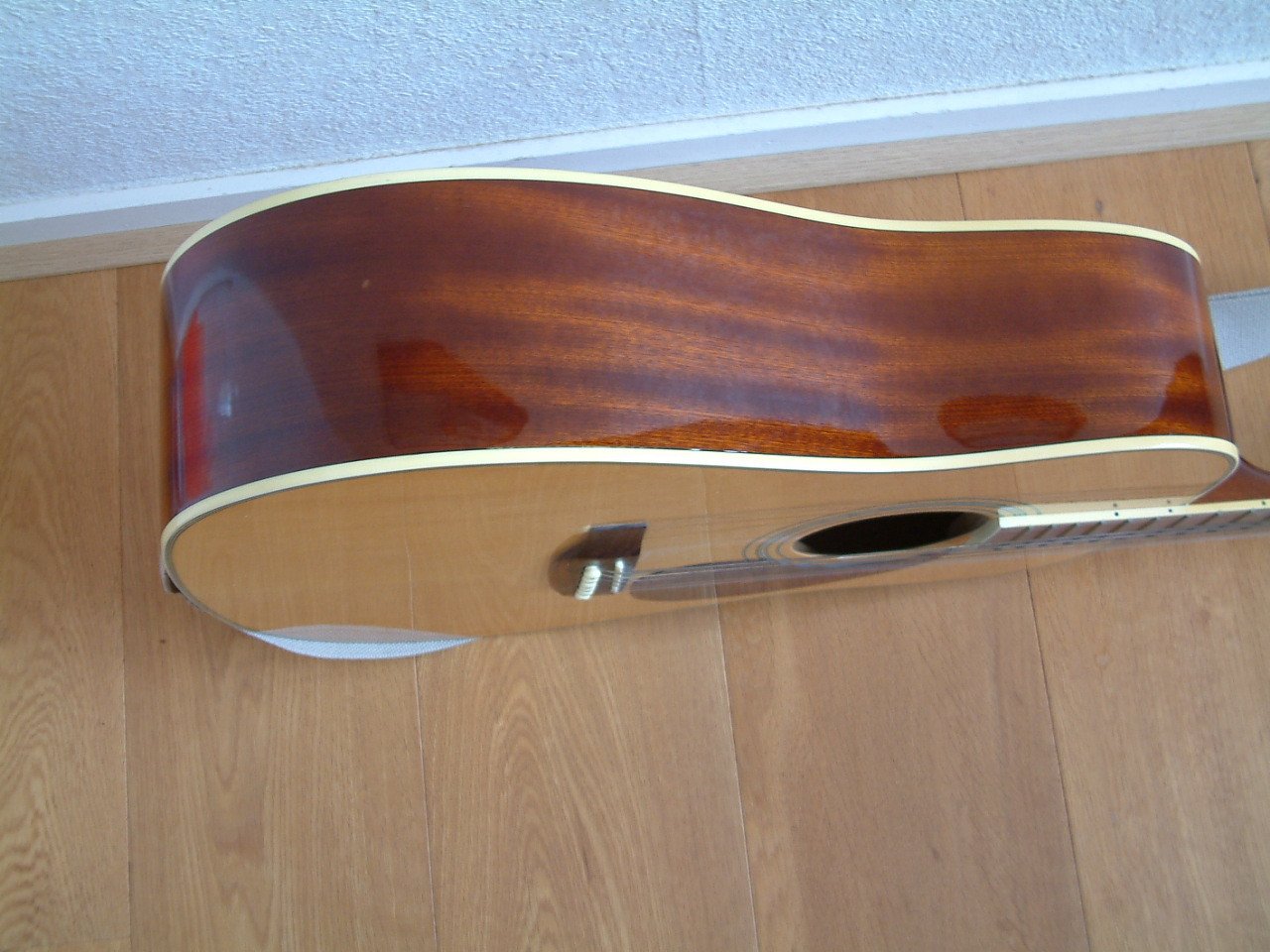 Vanderson western gitaar   goede klank en speelgemak   met goede rugtas