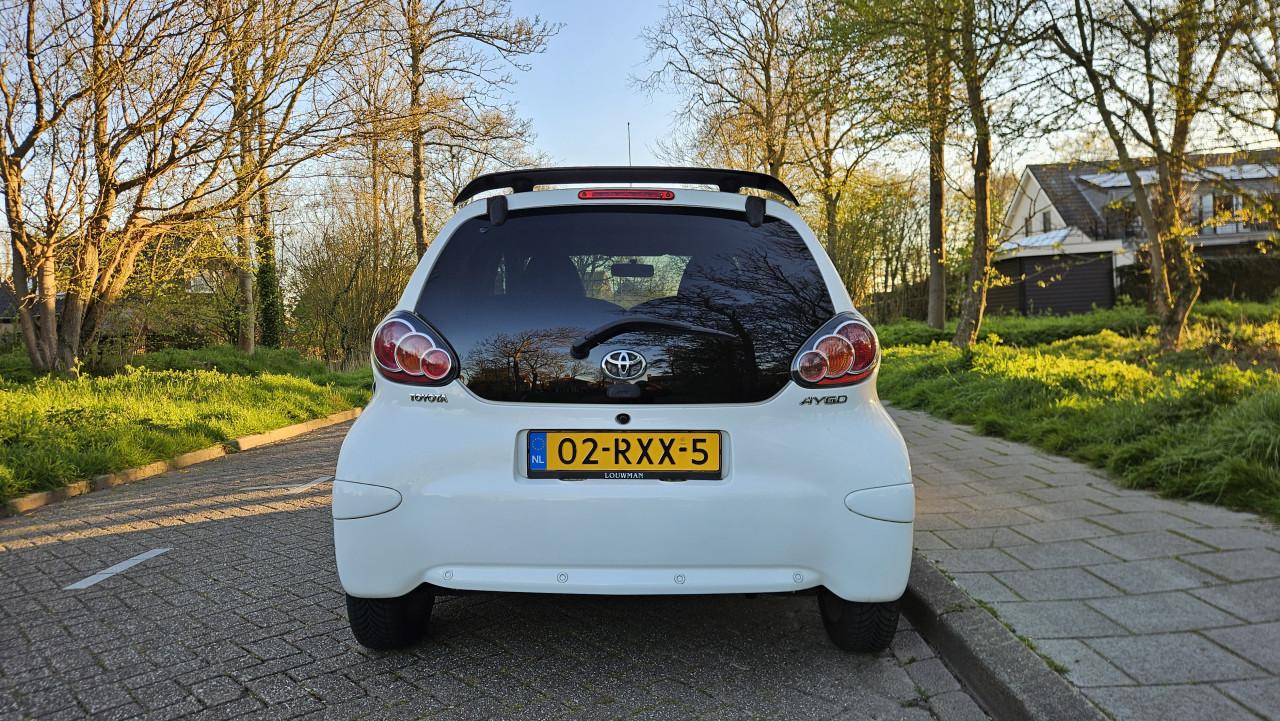 Zuinige TOYOTA AYGO Dynamic Navigator 2011 / NL AUTO / NAP / APK 03-2027
