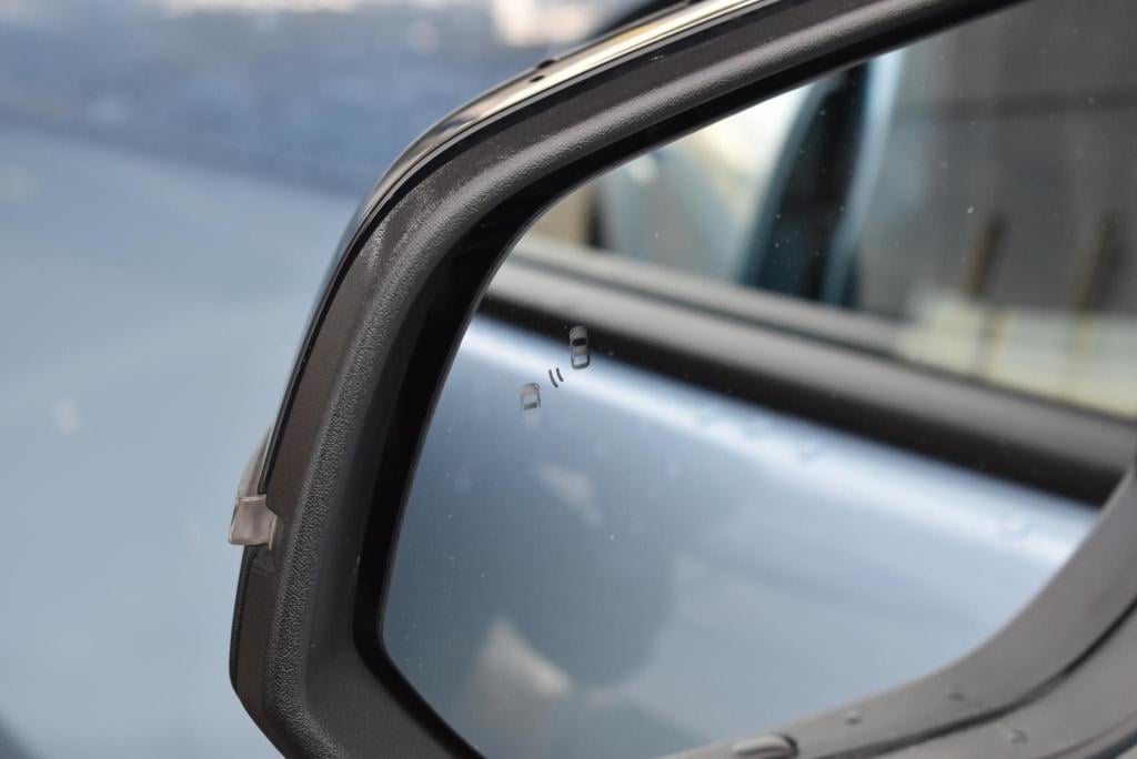 Ford Explorer premium extended range rwd 77 kwh | panoramadak | climate con