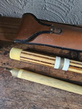 Vintage Biljartkeu, hout en messing met leren koker