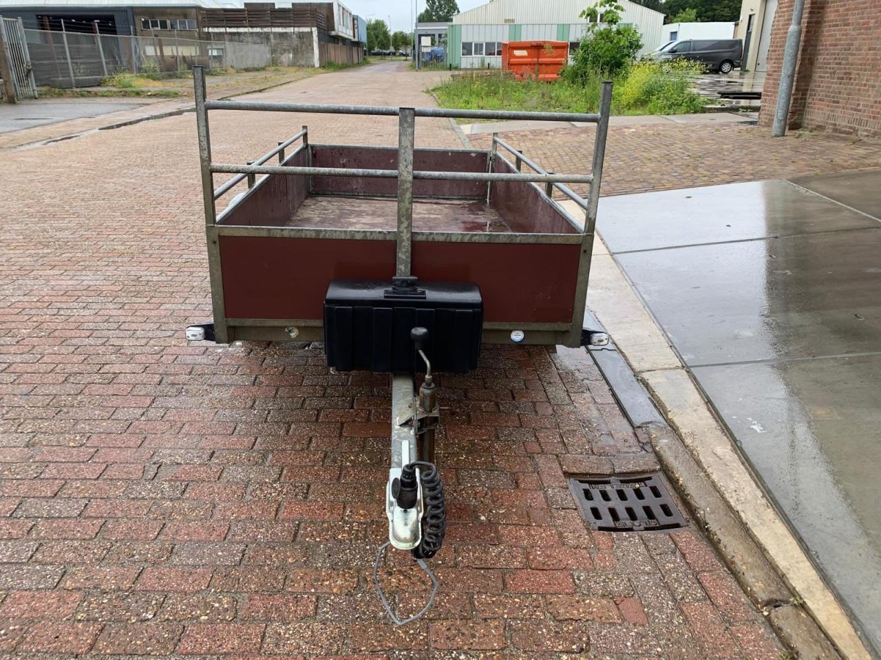 Hapert enkelas bakwagen ongeremd 251x130cm 750kg met onderhoudsbeurt
