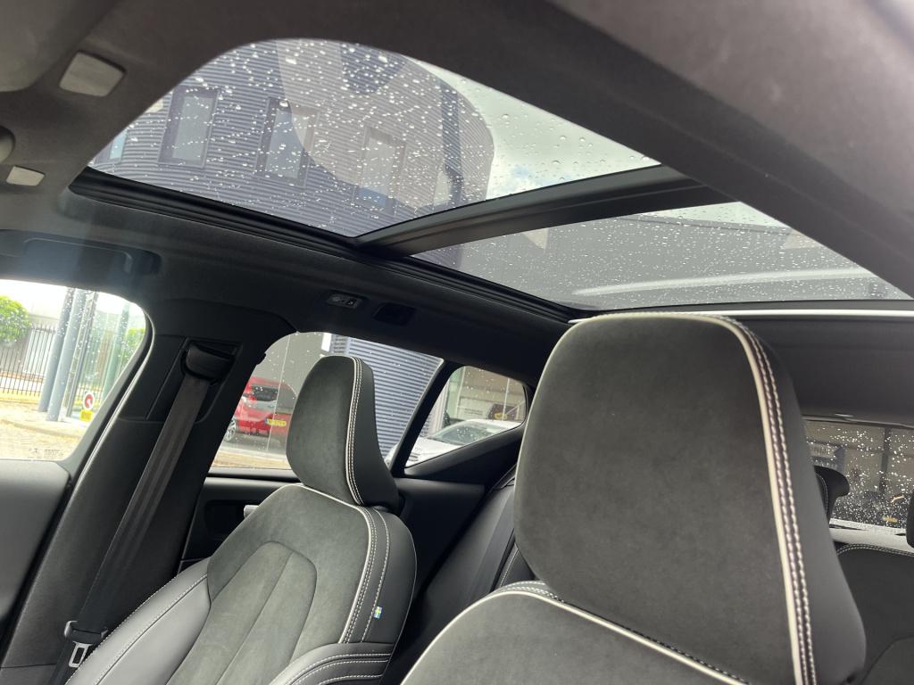 Volvo XC40 1.5 t4 recharge r-design 210 pk panorama