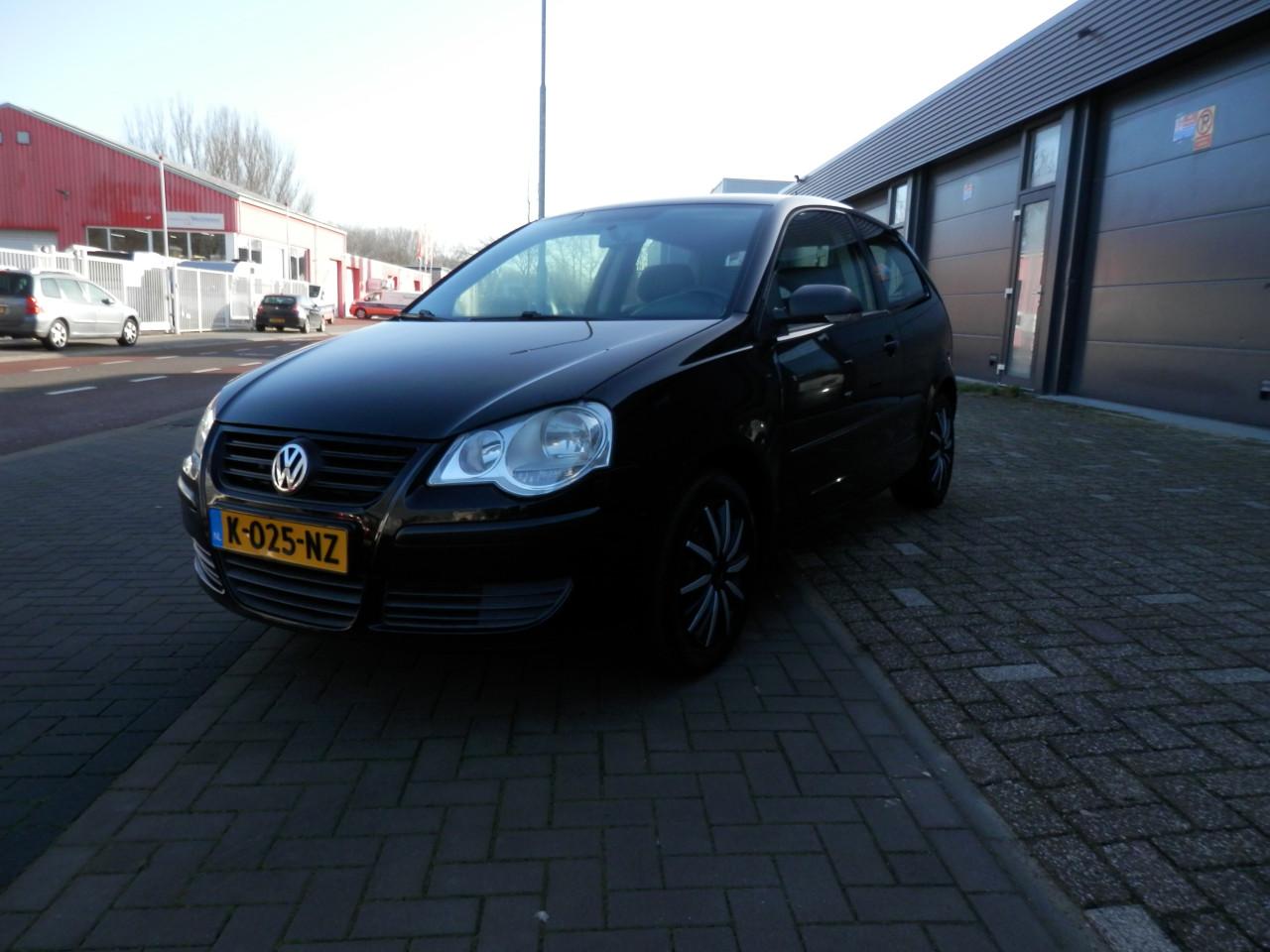Auto Garant Biedt Aan: Volkswagen Polo 1.2 Trendline