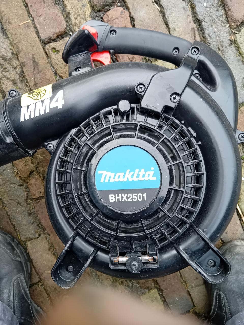 Makita bladblazer