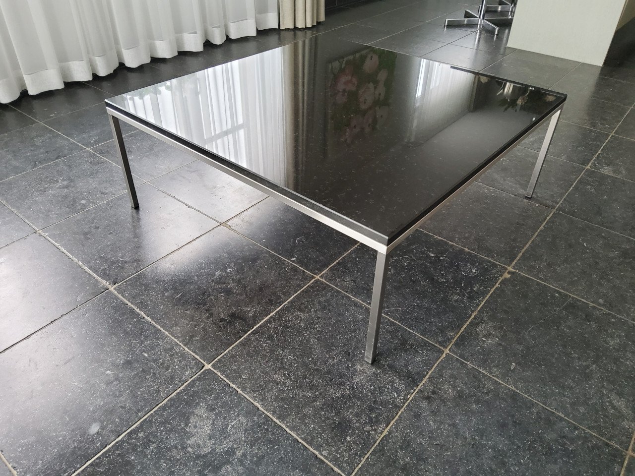 Metaform DD gepolijst granieten salontafel
