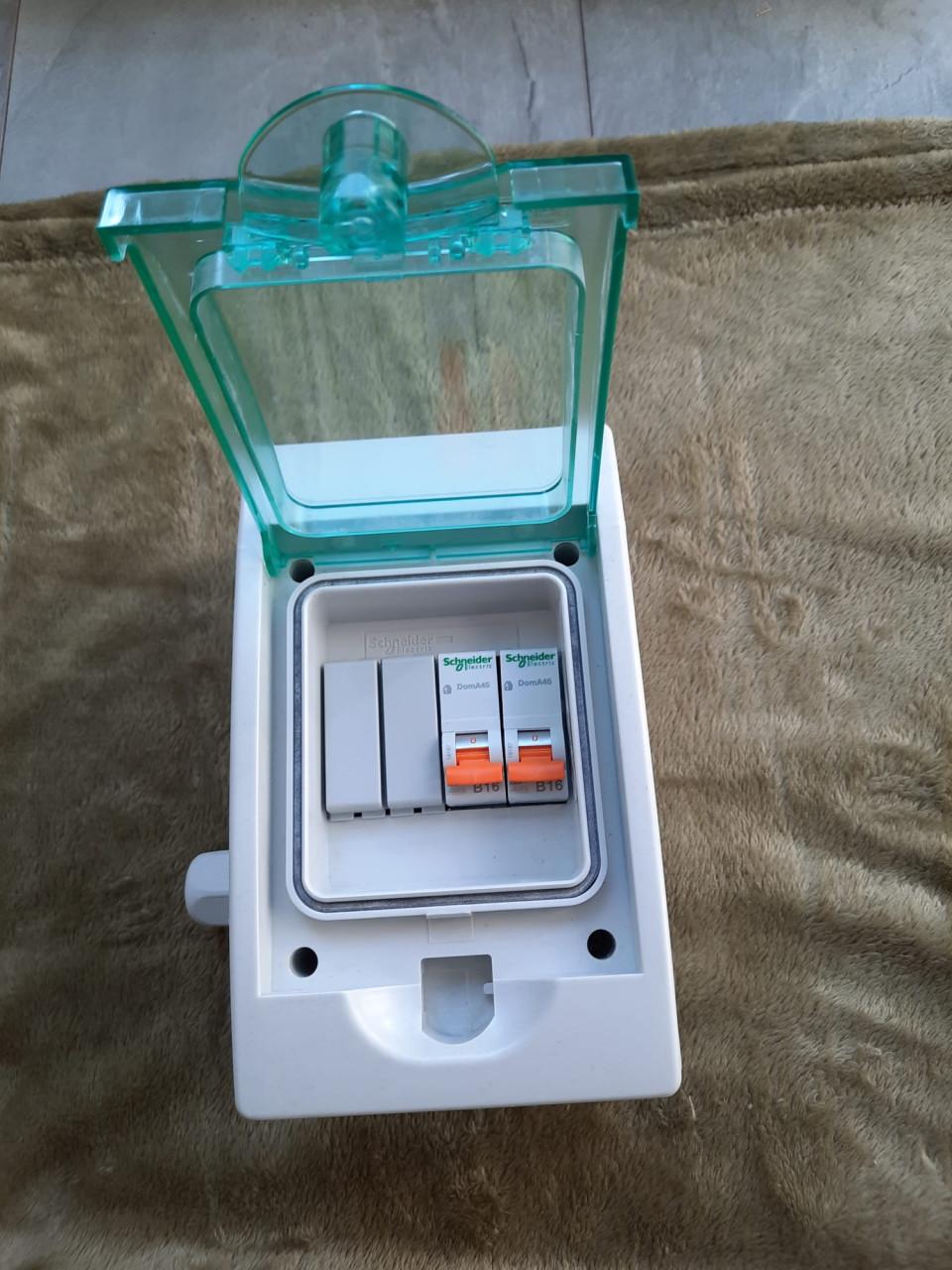 Uitbreidingskastje Schneider met 2 installatie automaten