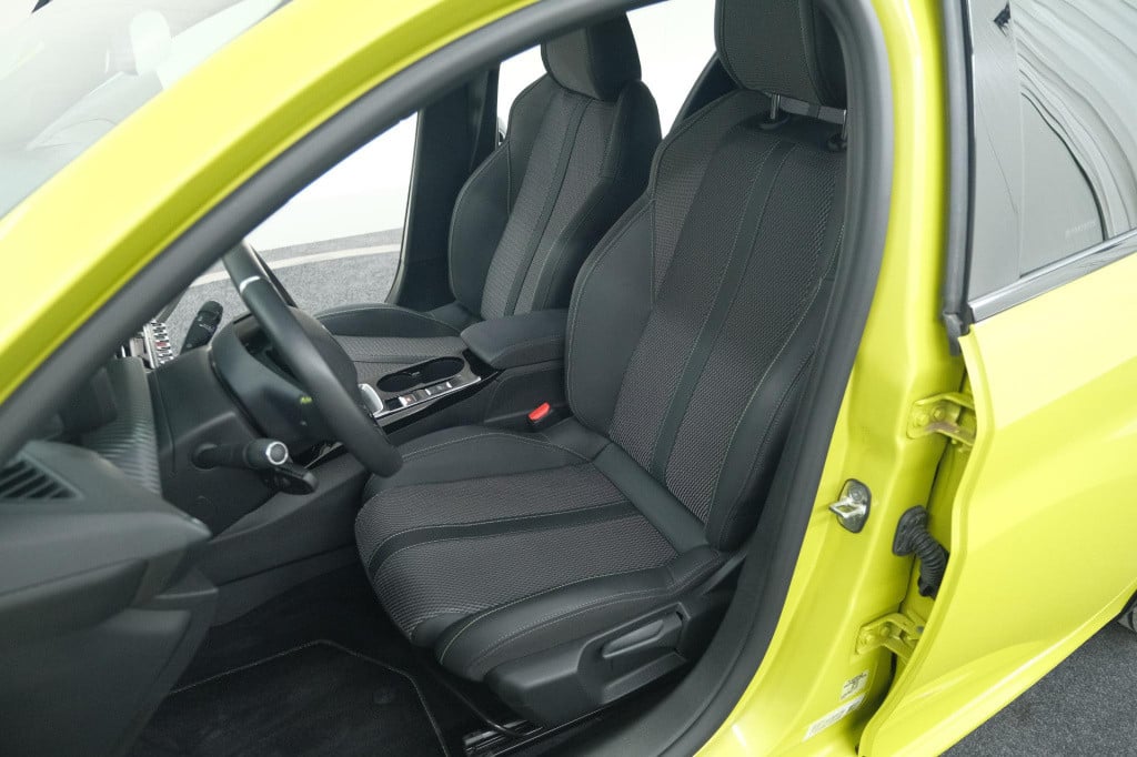 Peugeot 208 puretech 100 gt | camera | apple carplay | parkeersensoren