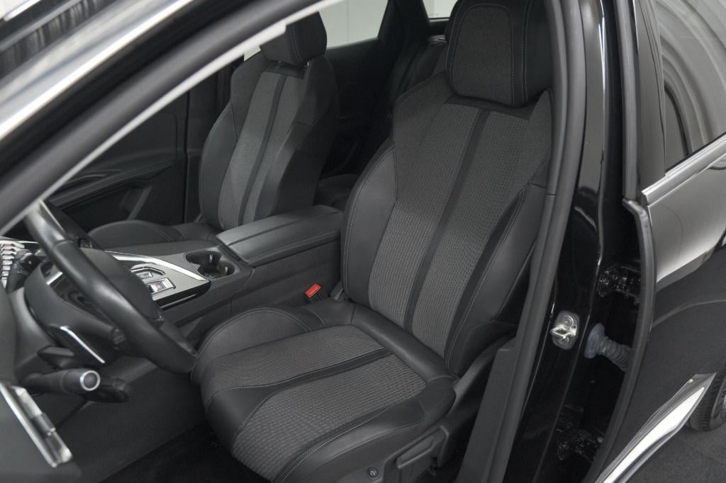 Peugeot 3008 puretech 130 eat8 allure | camera | stoelverwarming | apple ca