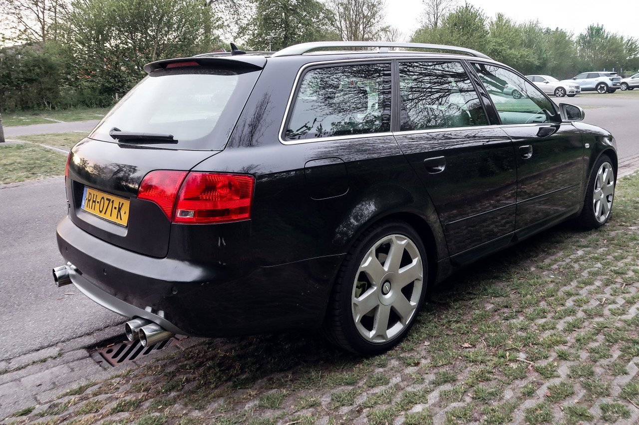 Audi S4 Avant V8 Handbak 2005 Zwart - Milltek - Youngtimer