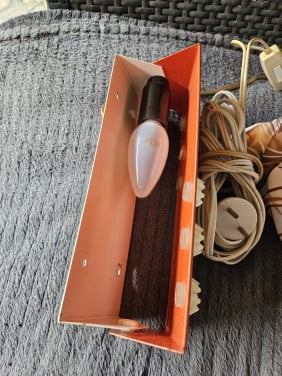 Heel mooi metalen vintage bedlampje oranje van het merk Herda...