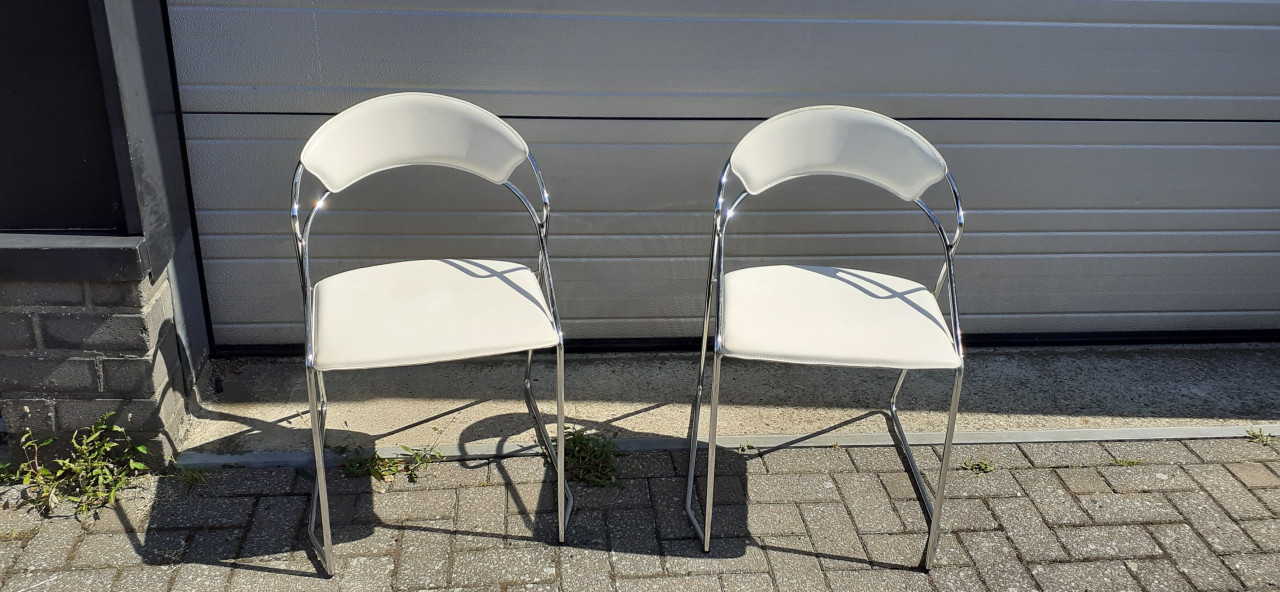 Diverse soorten sets stoelen