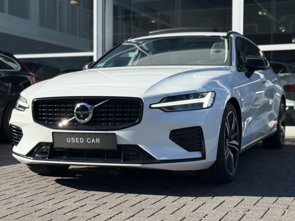 Volvo V60 t6 340pk recharge r-design| full options! trekhaak