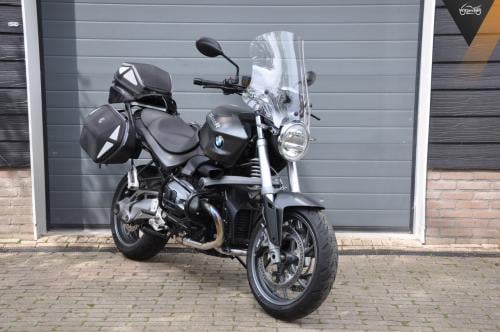 BMW R1200R 2012 met 33200 kilometers!