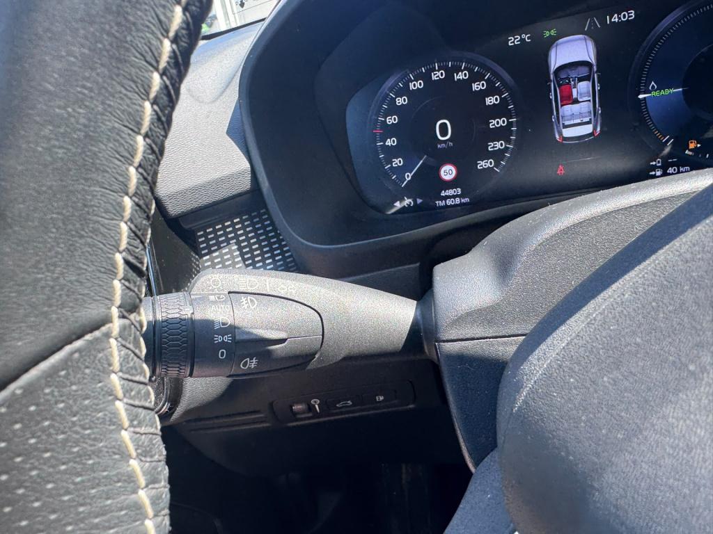 Volvo XC40 1.5 t5 recharge r-design