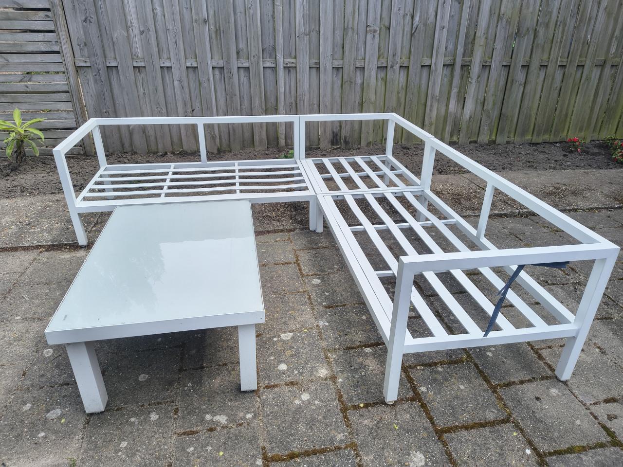 Lounge bank